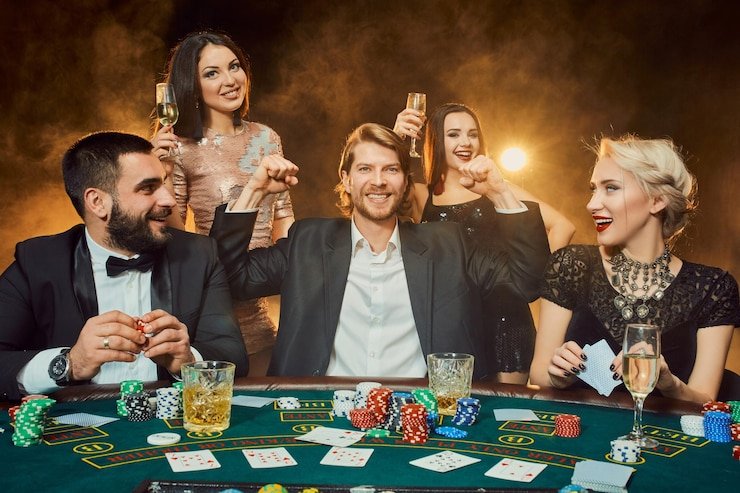 untung app showing live blackjack and roulette tables